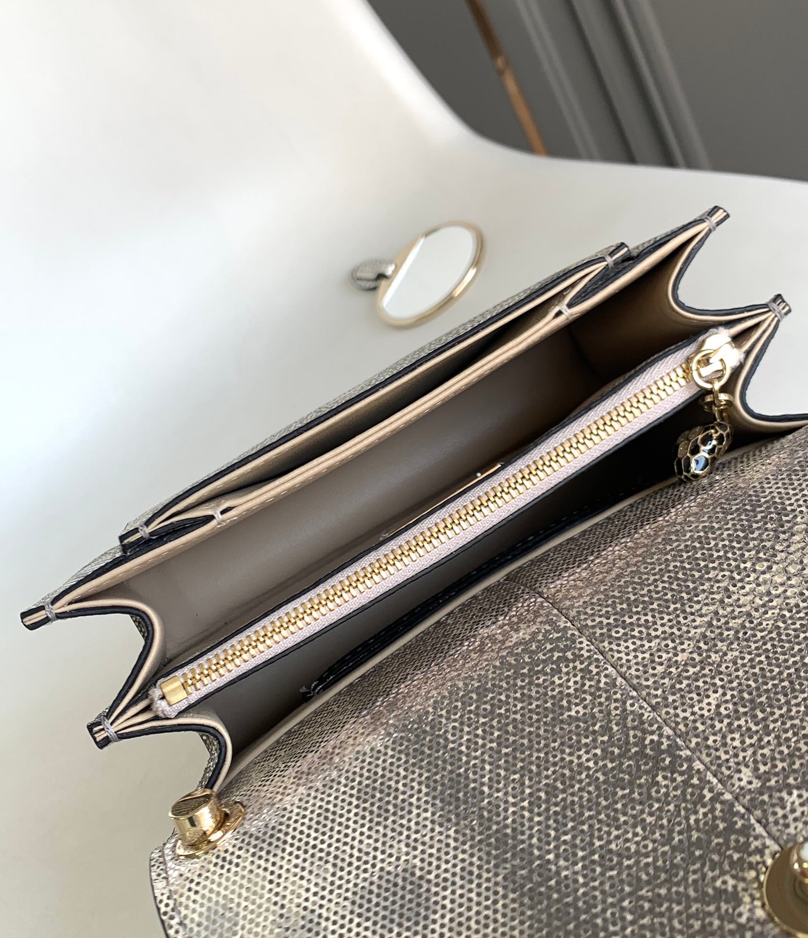BVLGARI Serpenti Forever Luxury Shoulder Bag 19cm Metallic Karung Skin Crossbody Handbag with Iconic Snakehead Enamel Clasp BVLGARI Serpenti Forever Luxury Shoulder Bag 19cm Metallic Karung Skin Crossbody Handbag with Iconic Snakehead Enamel Clasp